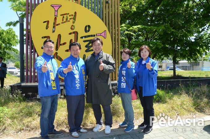 이원종 배우, 가평잣고을시장 방문… 김경호 가평군수 예비후보 지원 유세 동참