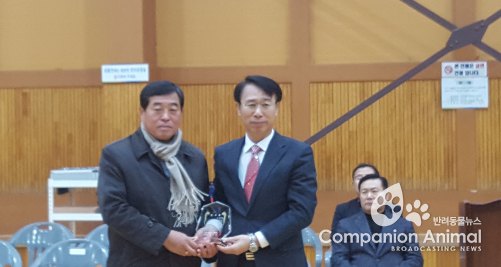 경기도의회 윤화섭의원,안산시 배드민턴협회 감사패수상